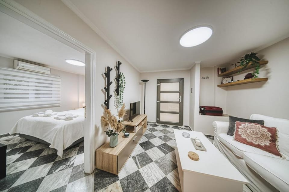 Living room, Photo of the whole room, Bedroom