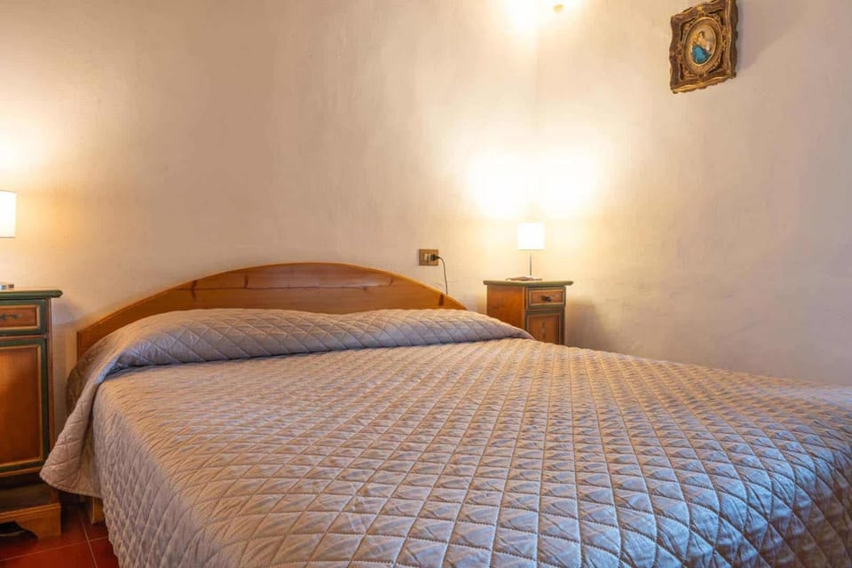 Bed, View (from property/room), Photo of the whole room, Bedroom