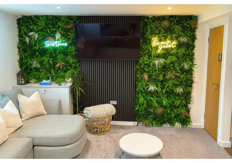 TV and multimedia, Living room, Decorative detail