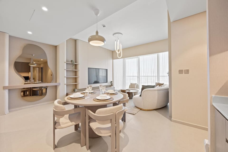 TV and multimedia, Kitchen or kitchenette, Living room, Seating area, Dining area