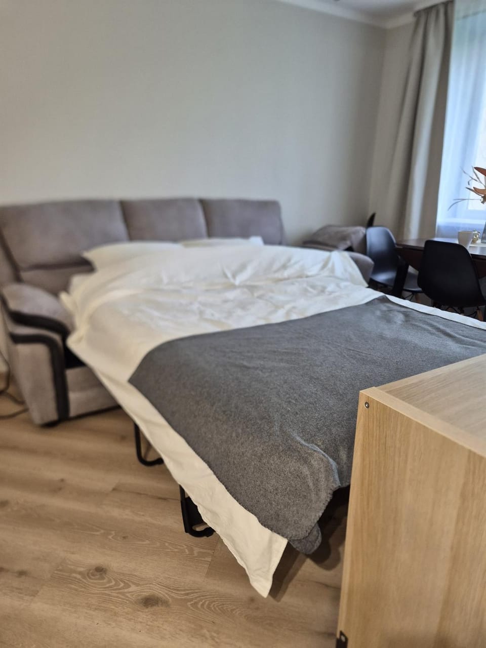 Bed, Living room