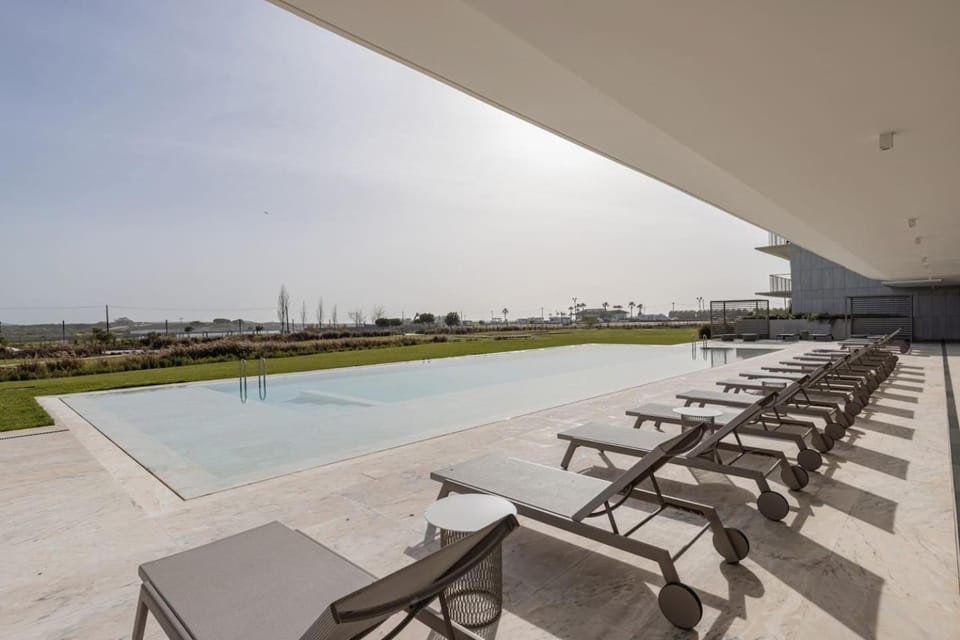 Bayline Apartment Beachfront, Lagoon View & Spa Apartment in Faro District