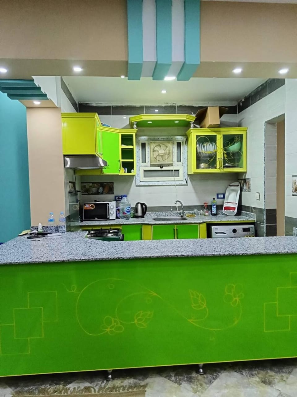 Kitchen or kitchenette, oven