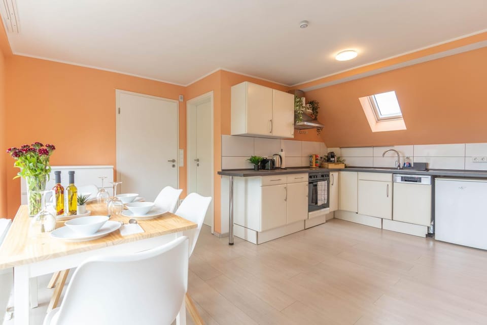 Kitchen or kitchenette, Dining area, dishwasher, oven, stove
