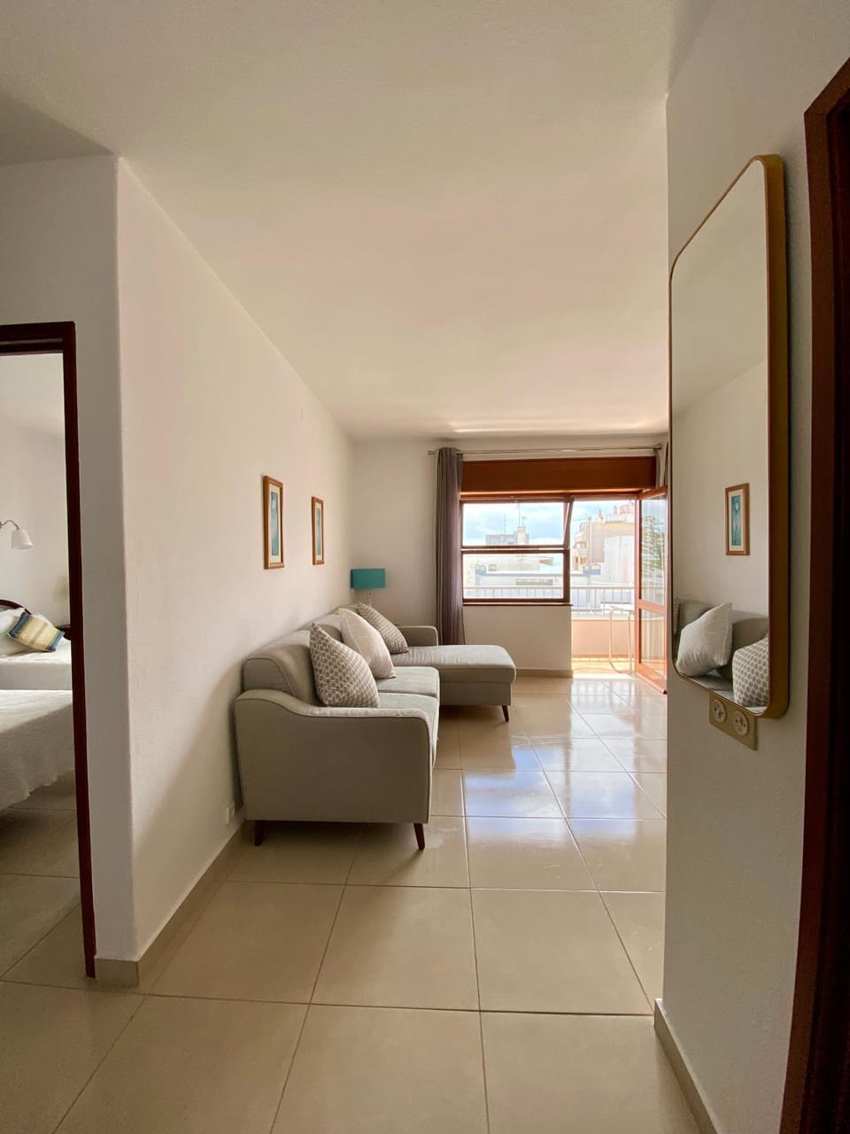 TV and multimedia, Living room, Photo of the whole room, Seating area