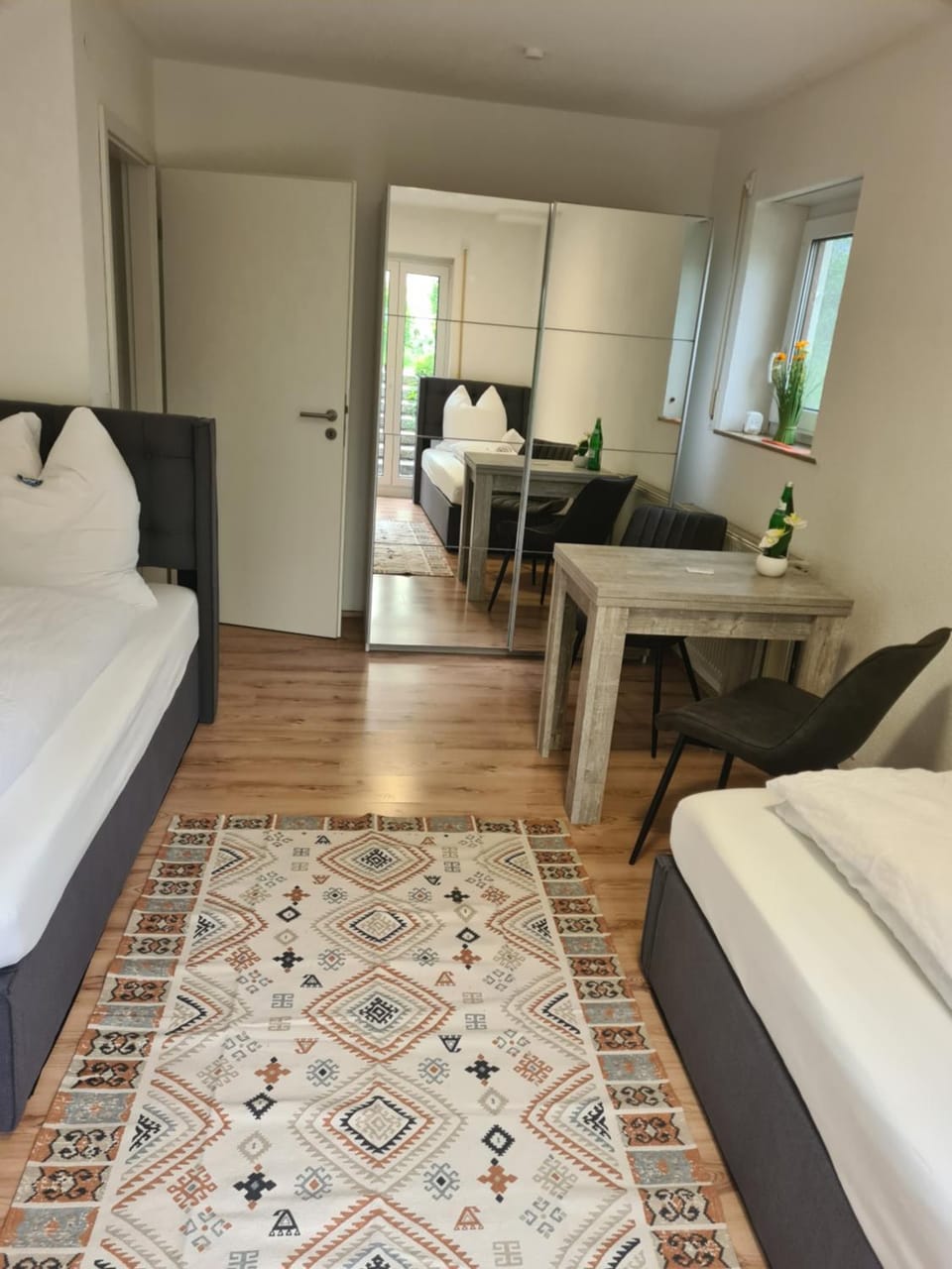 Bed, Seating area, Bedroom