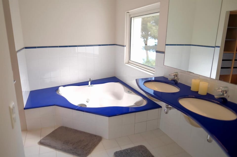 Villa just next to Monaco Jacuzzi Villa in Roquebrune-Cap-Martin