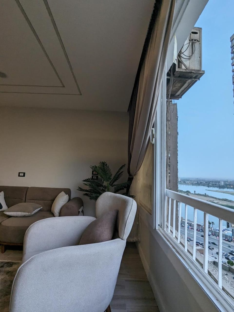 Nile Retreat The perfect Nile and Pyramids View in Maadi شقة فندقية علي النيل مباشرة Apartment in Cairo Governorate
