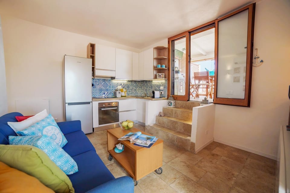 Kitchen or kitchenette, Seating area, Dining area, oven, stove, kitchen