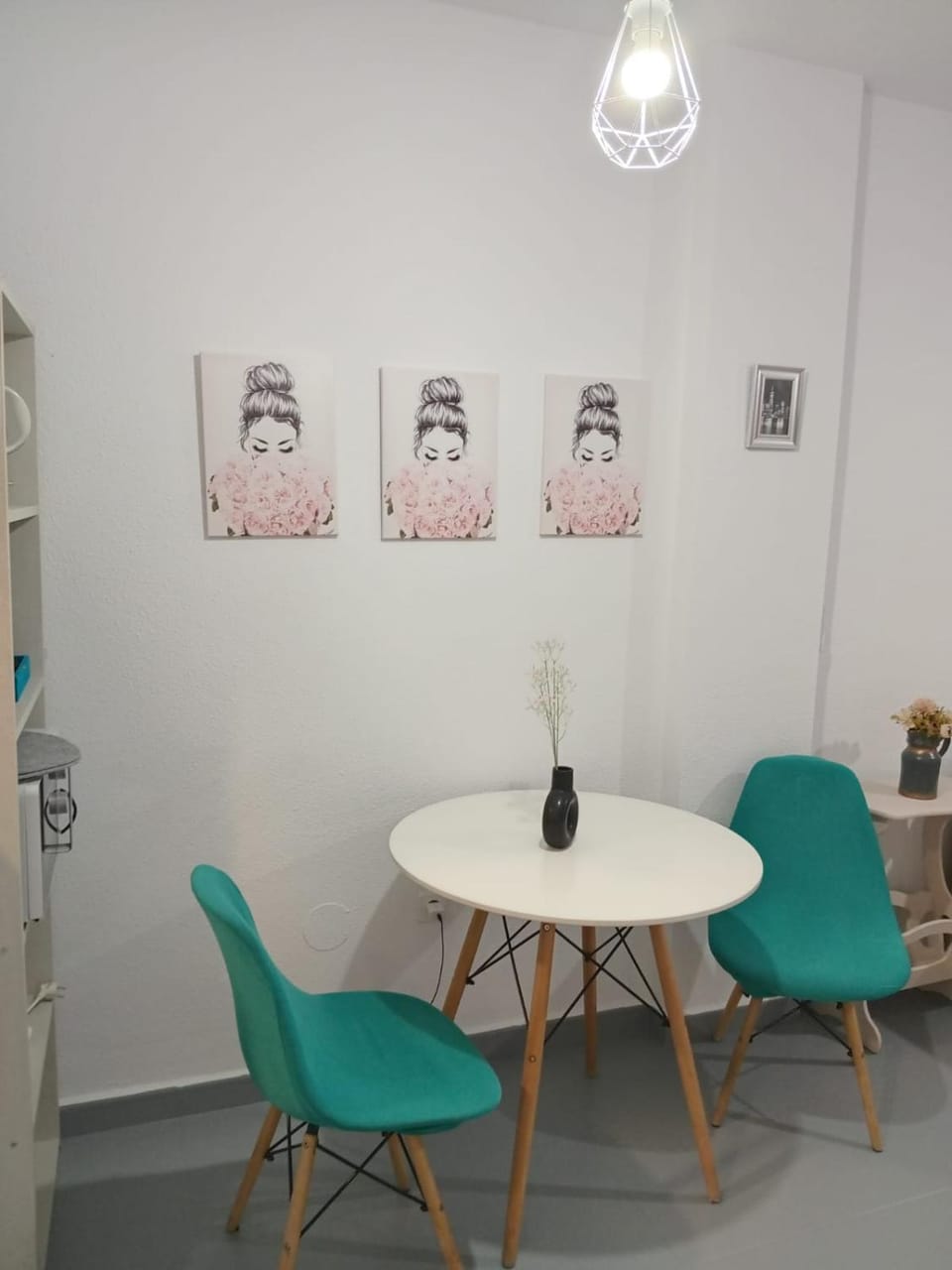 Seating area, Dining area
