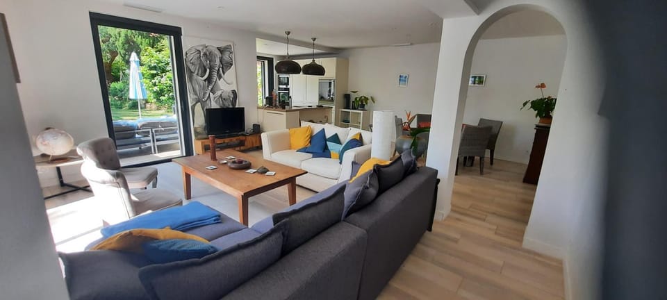 Communal lounge/ TV room, Living room