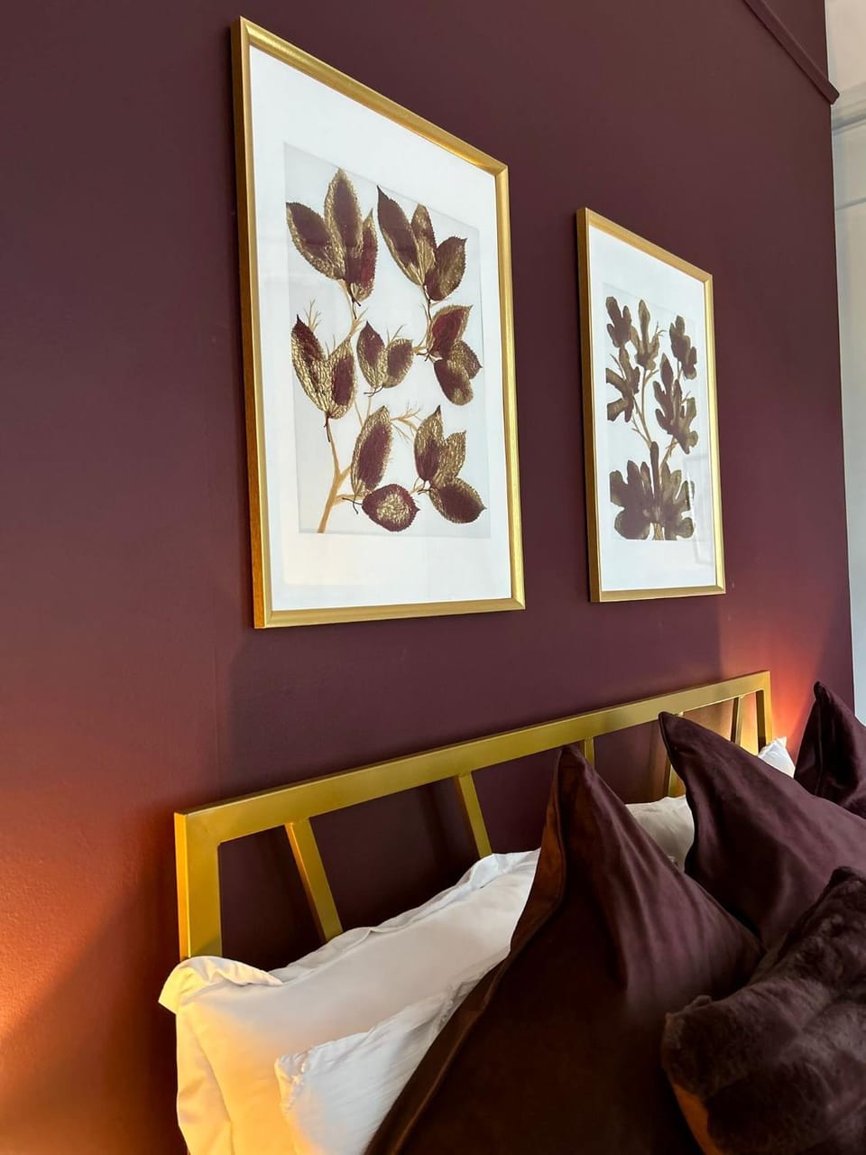 Bed, Decorative detail, Bedroom