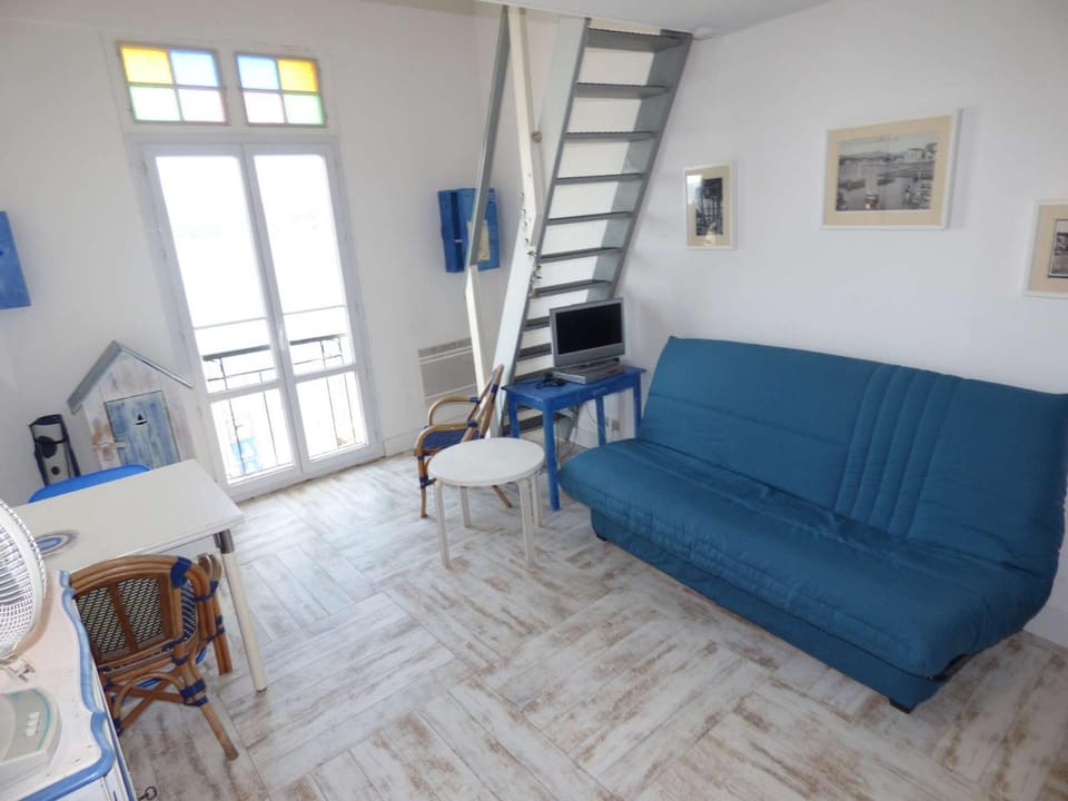 Rare à la location, pieds dans l' eau, pleine vue mer, wifi ... Apartment in La Seyne-sur-Mer