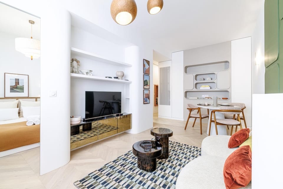 TV and multimedia, Living room, Dining area