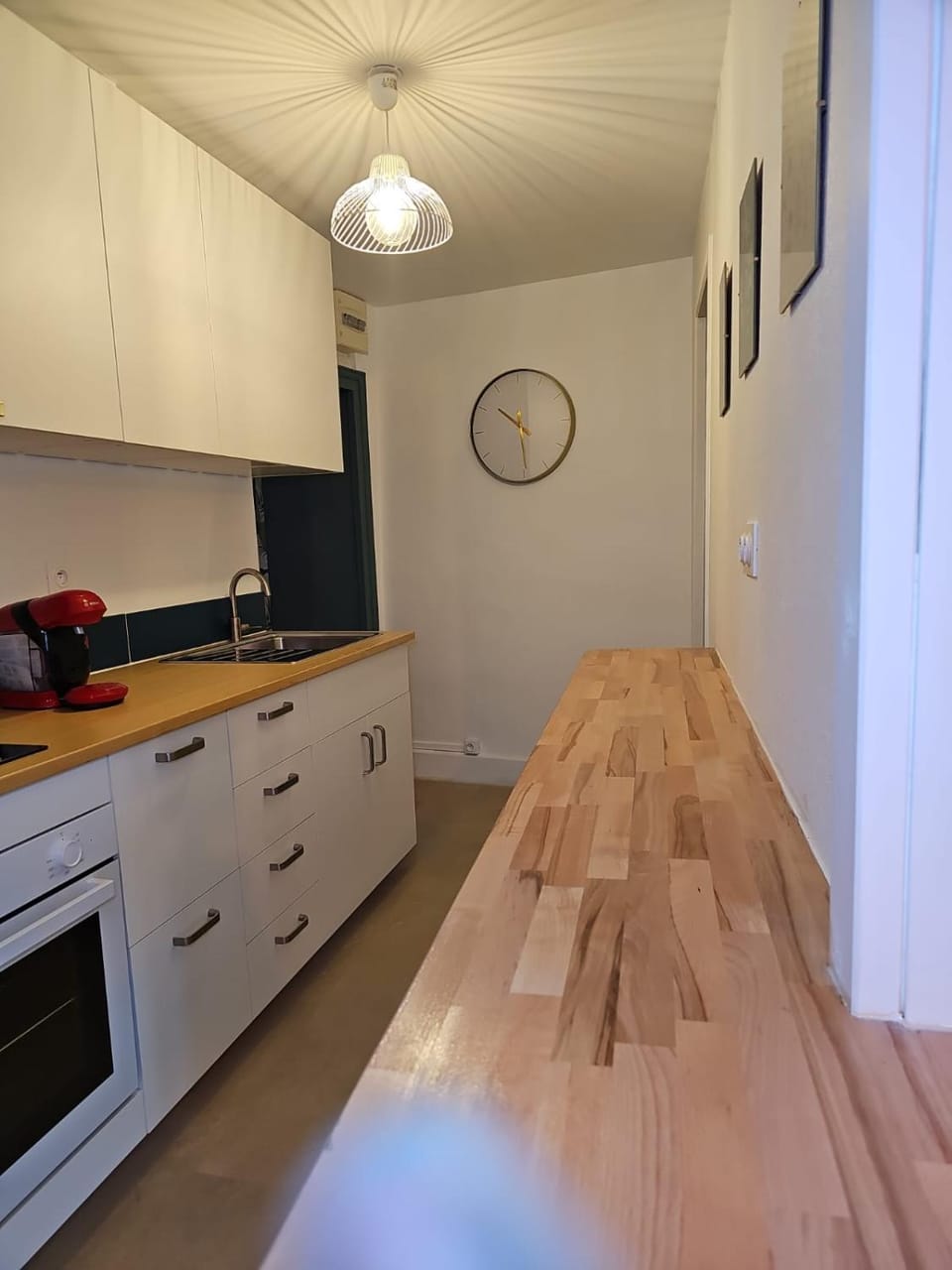 Kitchen or kitchenette, pet friendly, stove