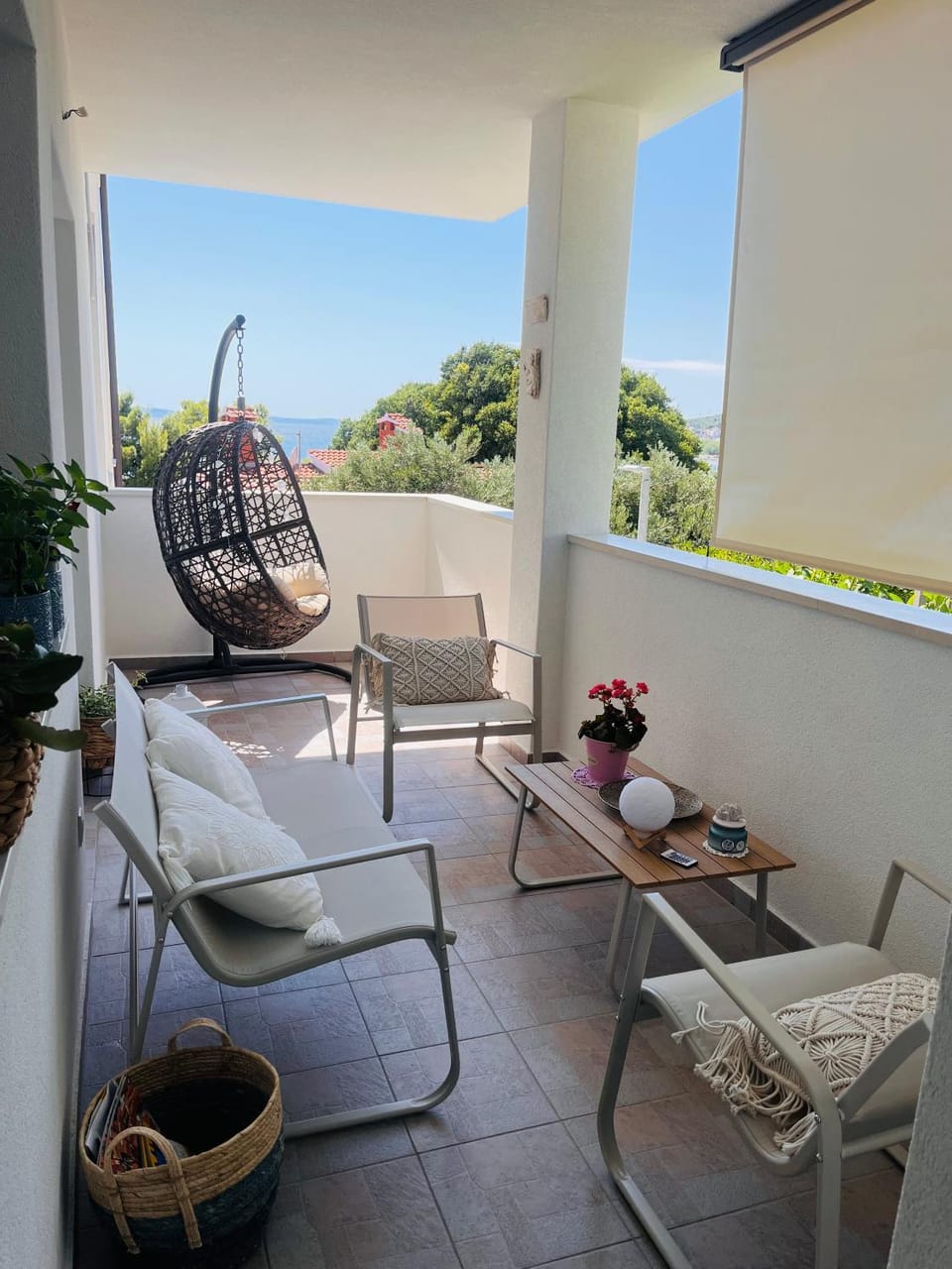 Natural landscape, Balcony/Terrace, Seating area