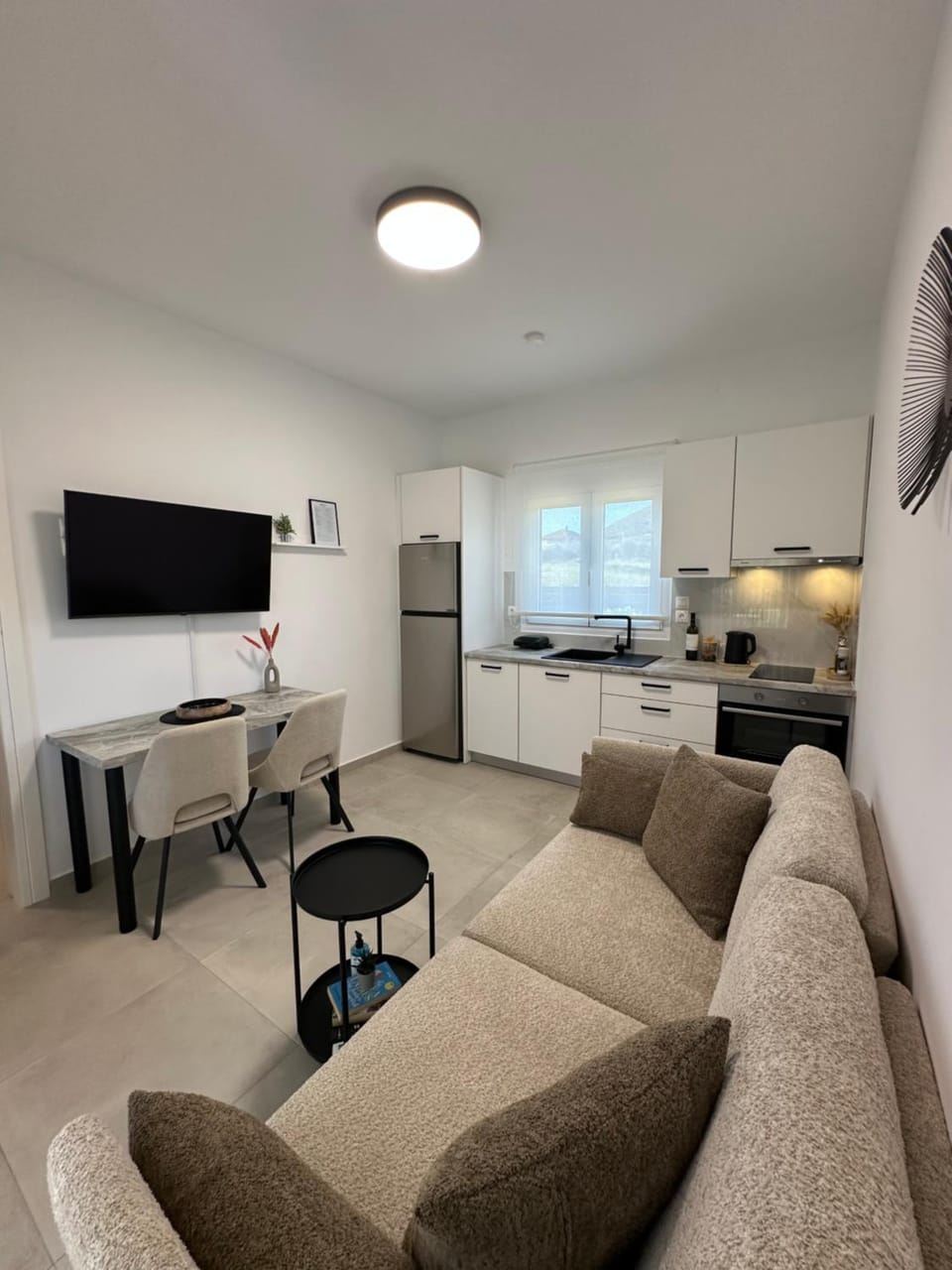 TV and multimedia, Kitchen or kitchenette, Living room, Dining area