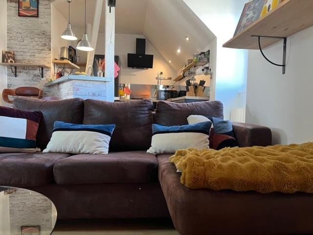 Kitchen or kitchenette, Living room, Seating area