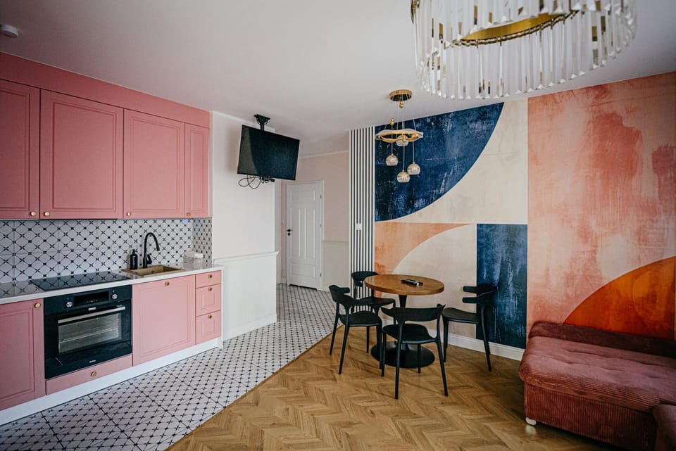 Pogonowskiego 73 - Pink Design Apartment 8 Guests, Terrace & Parking CHILLINLODZ Apartment in Poland
