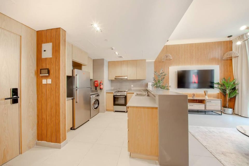 Apartment - 1BR Poolview - Sleeps 4 - 2WCs - Workstation Apartment in Al Sharjah