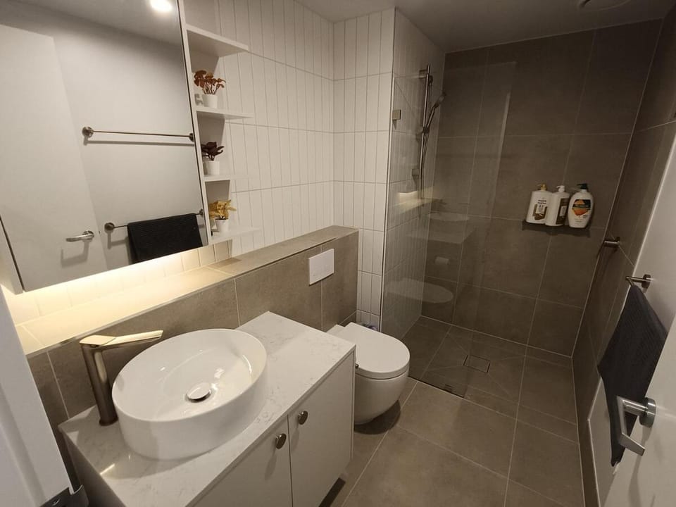 Brand new apartment close to hospital with POOL GYM in Woden center Apartment in Canberra