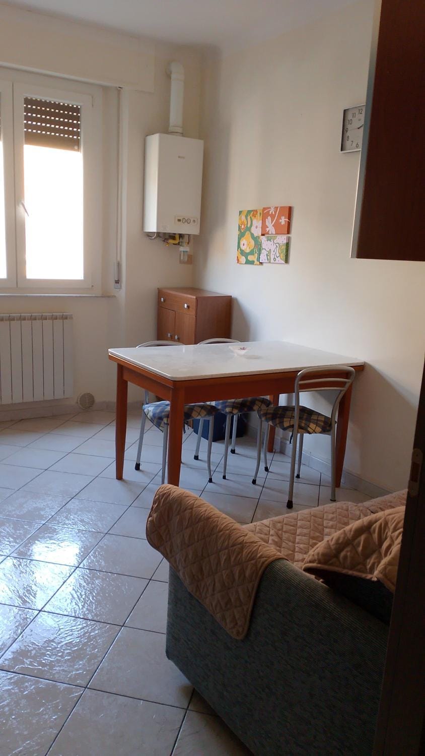 Communal lounge/ TV room, Kitchen or kitchenette, Living room, Seating area, Dining area, Internal: Not applicable to any particular room