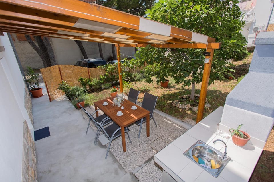 Garden, Inner courtyard view