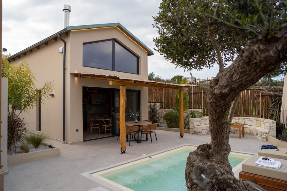 Property building, Patio, Swimming pool
