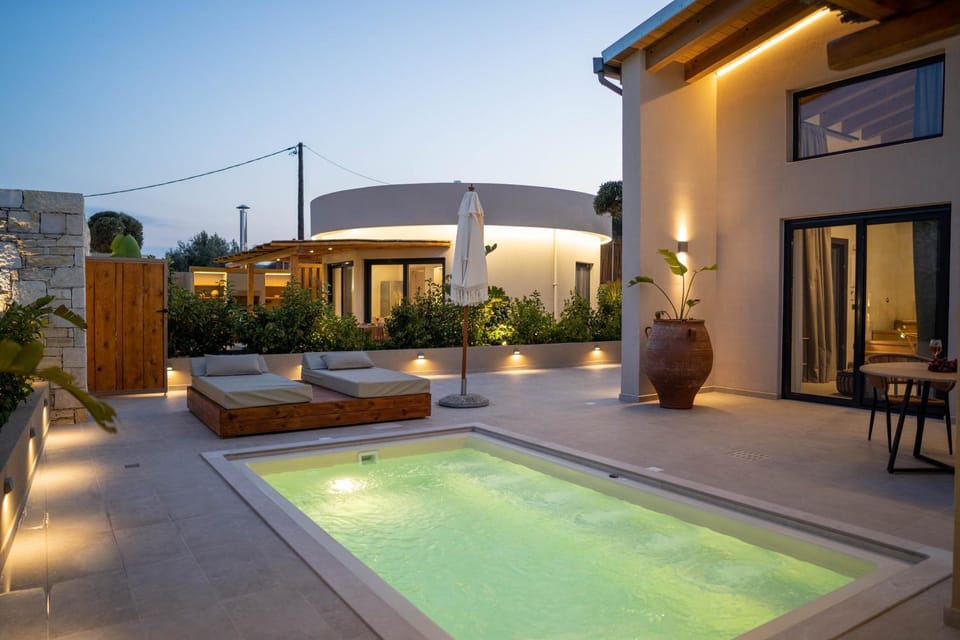 Balcony/Terrace, Swimming pool