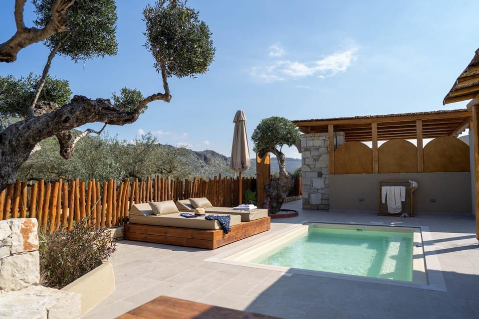 Balcony/Terrace, Swimming pool