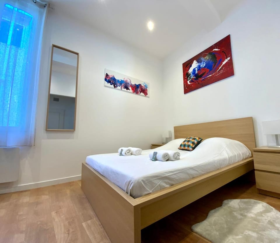 Stopover in the Ecusson - Heart of Montpellier near Comedy! House in Montpellier