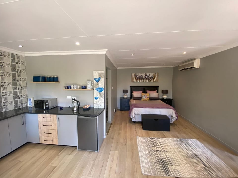 Kitchen or kitchenette, Bedroom, air conditioner