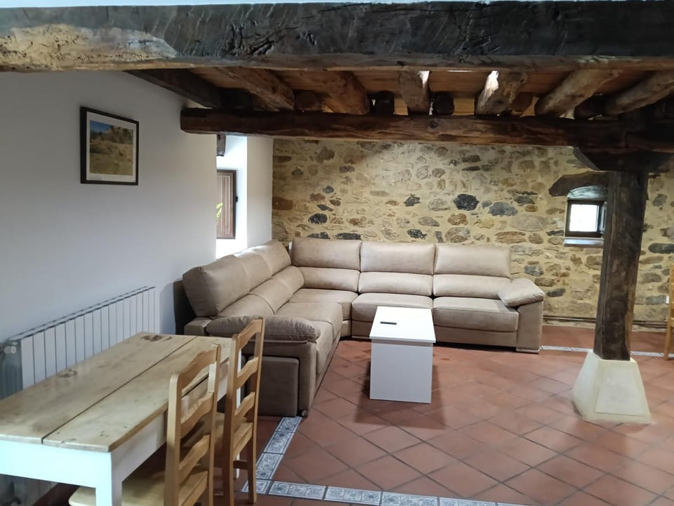 ALOJAMIENTO MONTE EDILLA Naturaleza, Confort y Recarga Eléctrica Apartment in Cantabria