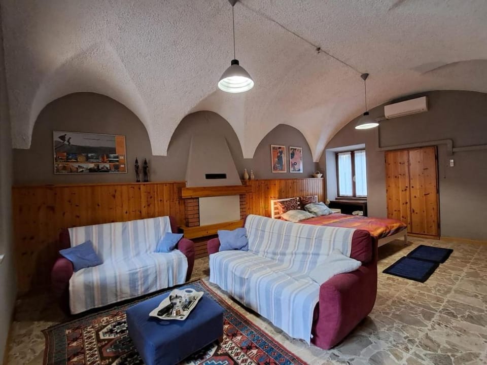 Bed, Living room, Bedroom