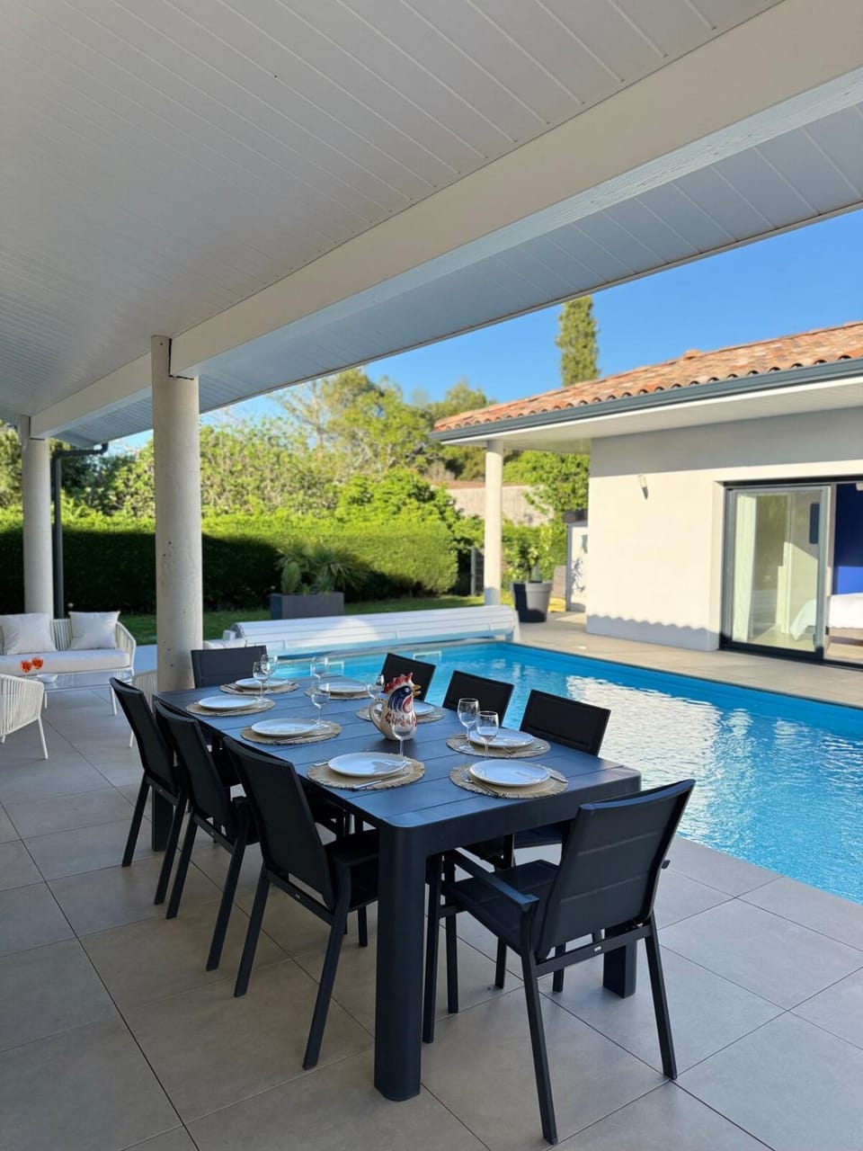 Patio, Garden, Dining area, Pool view, Swimming pool, Swimming pool