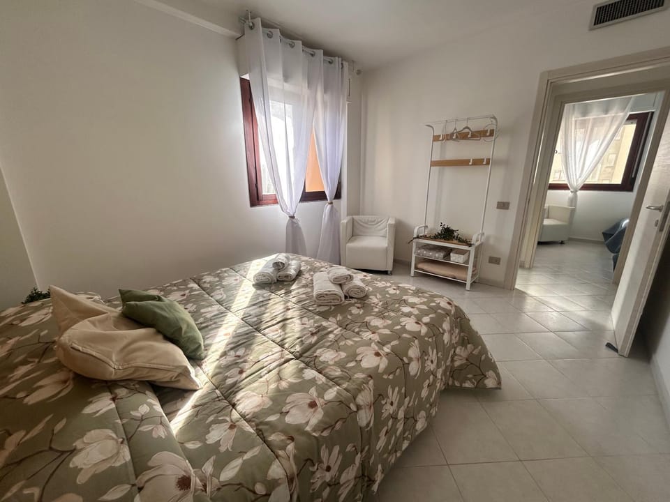 Bed, Photo of the whole room, Bedroom, towels, wardrobe