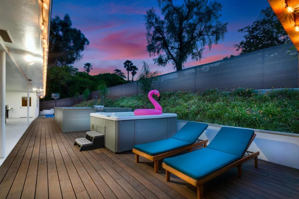 Patio, Hot Tub, Pool view, Swimming pool, sunbed