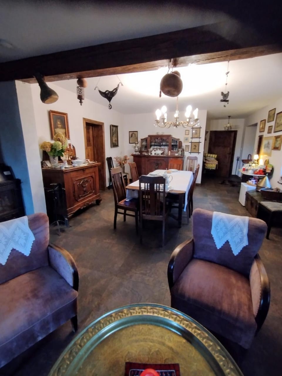 Seating area, Dining area