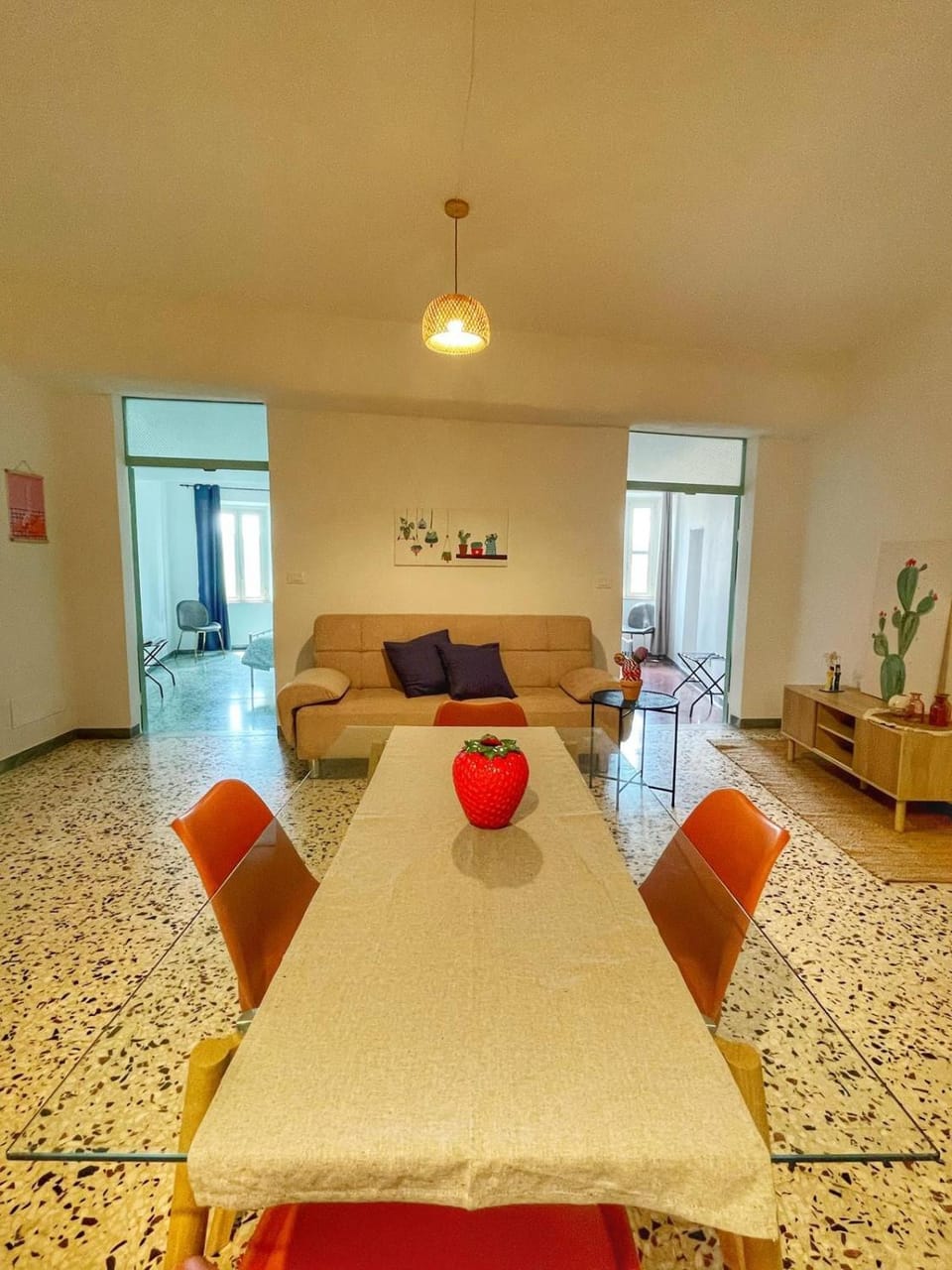 Living room, Dining area