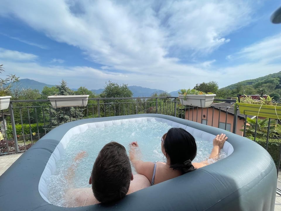 Day, Natural landscape, Hot Tub, View (from property/room), Balcony/Terrace, Spa and wellness centre/facilities, Mountain view, Pool view, Swimming pool, group of guests