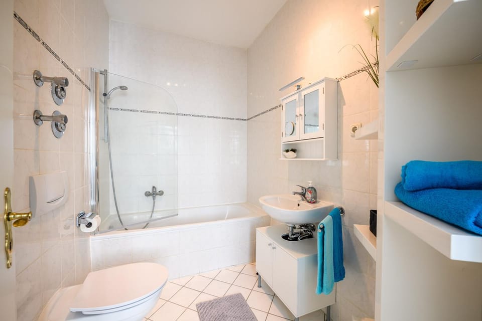 Shower, Bathroom, Bath, towels, towels