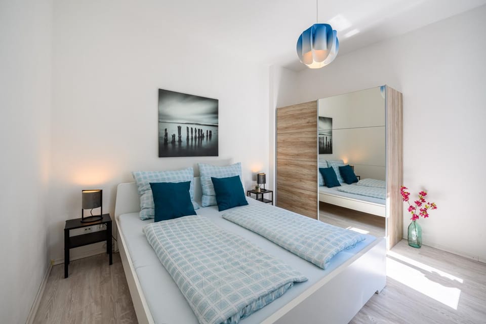 Bed, Bedroom, wardrobe