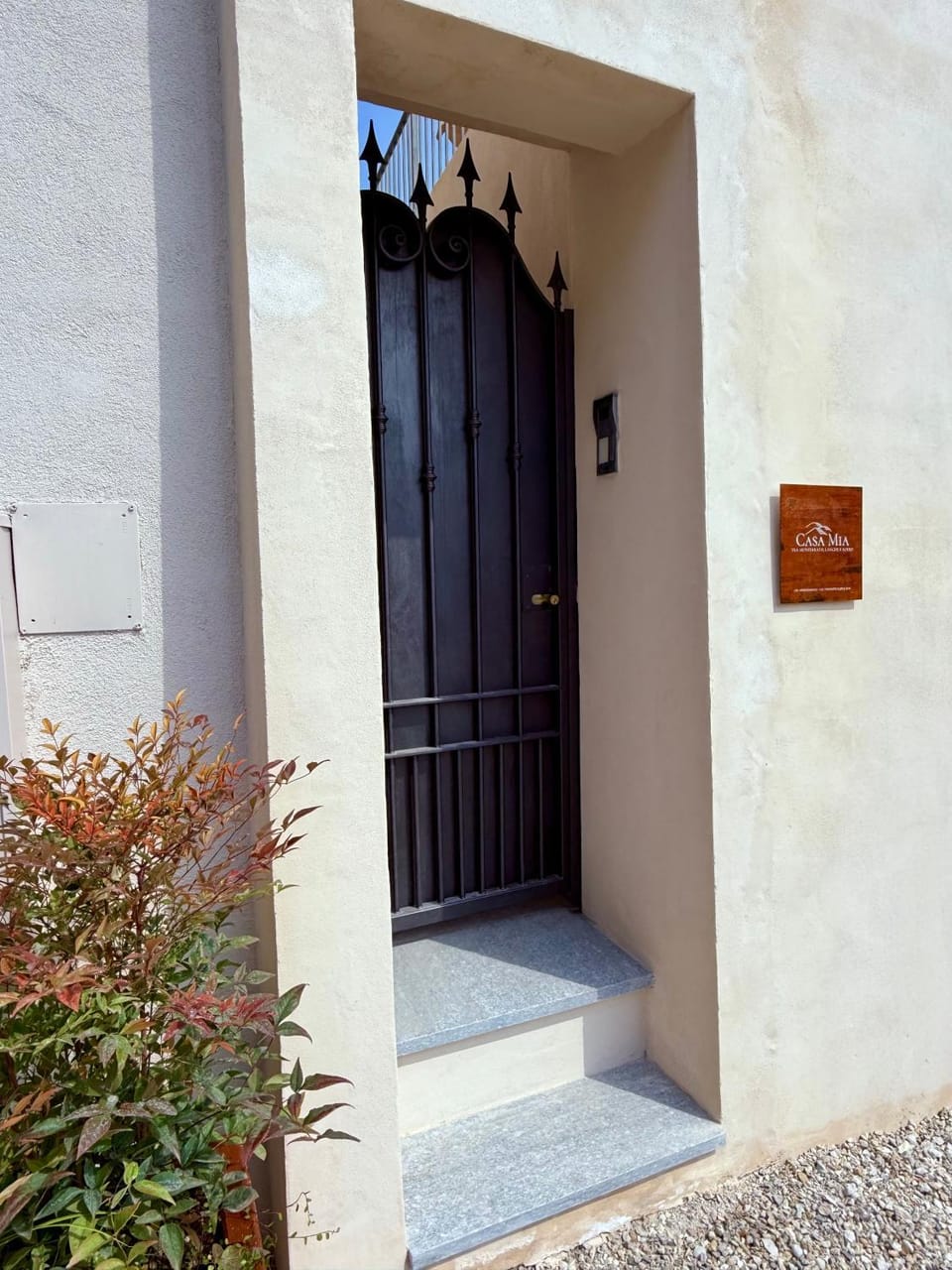 Facade/entrance