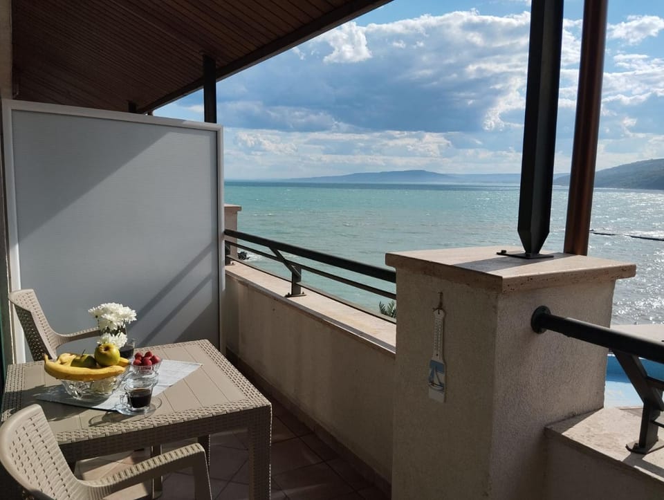 View (from property/room), Balcony/Terrace, Sea view