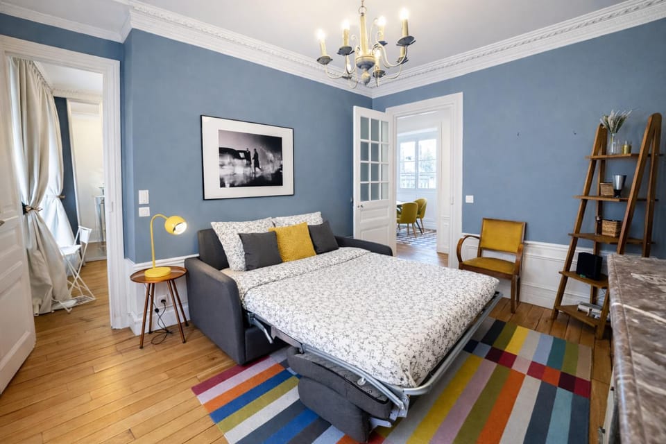 Bed, Living room, Photo of the whole room, Bedroom