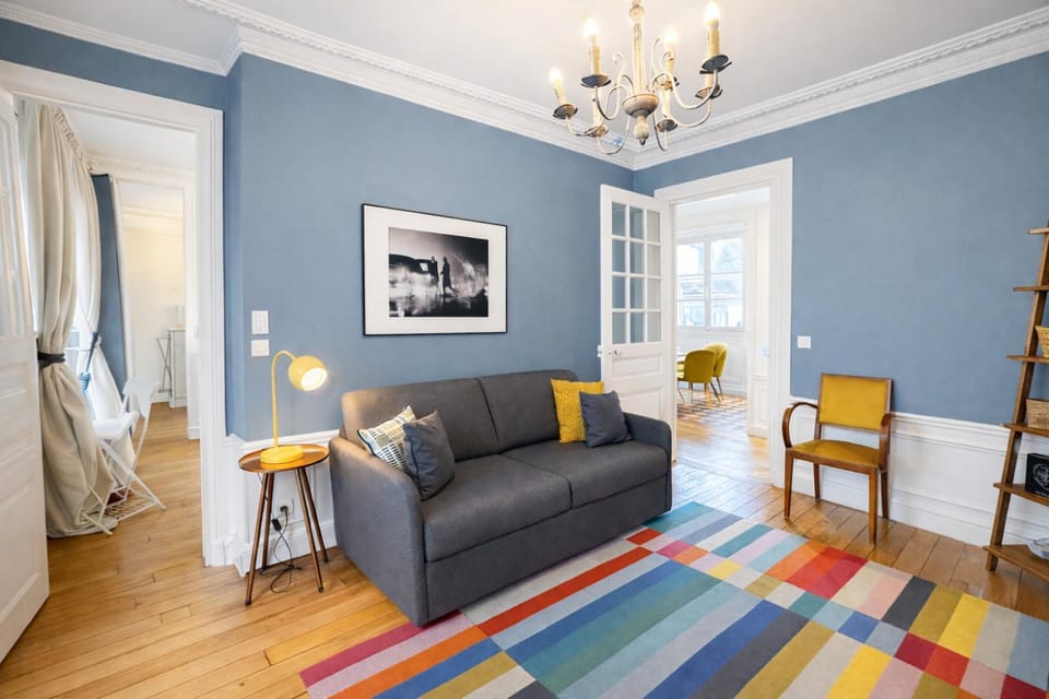 Living room, Seating area