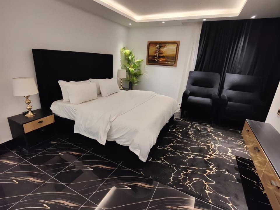 Bed, TV and multimedia, Photo of the whole room