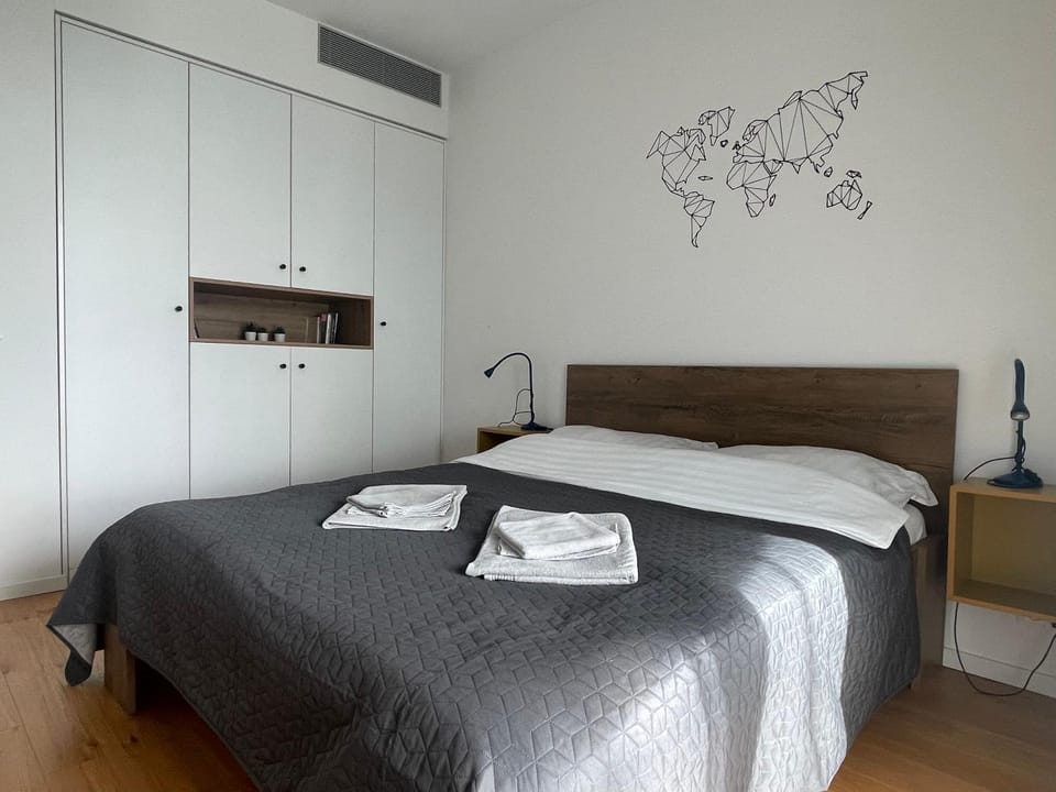 Bed, Bedroom, towels, wardrobe