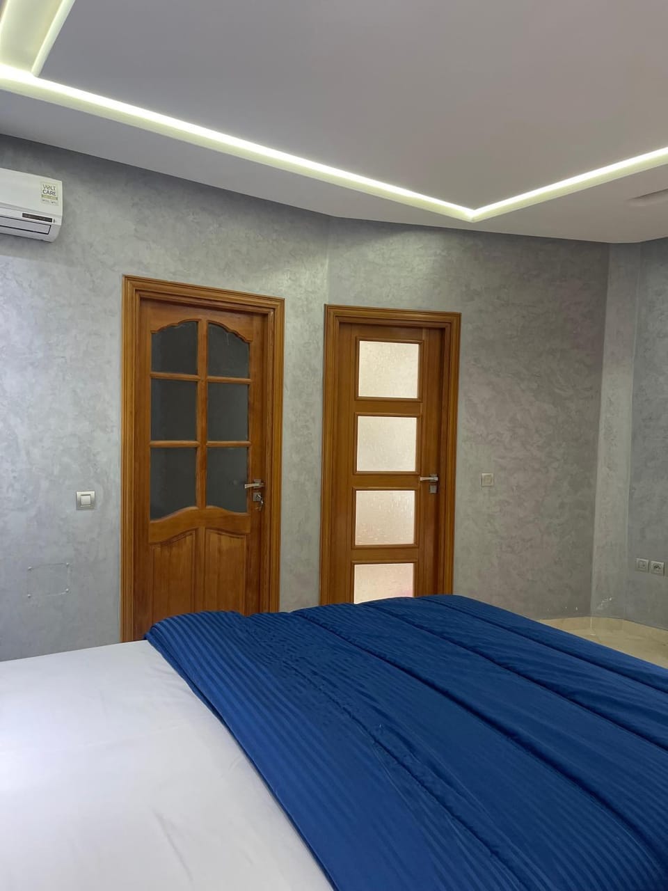 Bed, Photo of the whole room, Bedroom, wardrobe, air conditioner