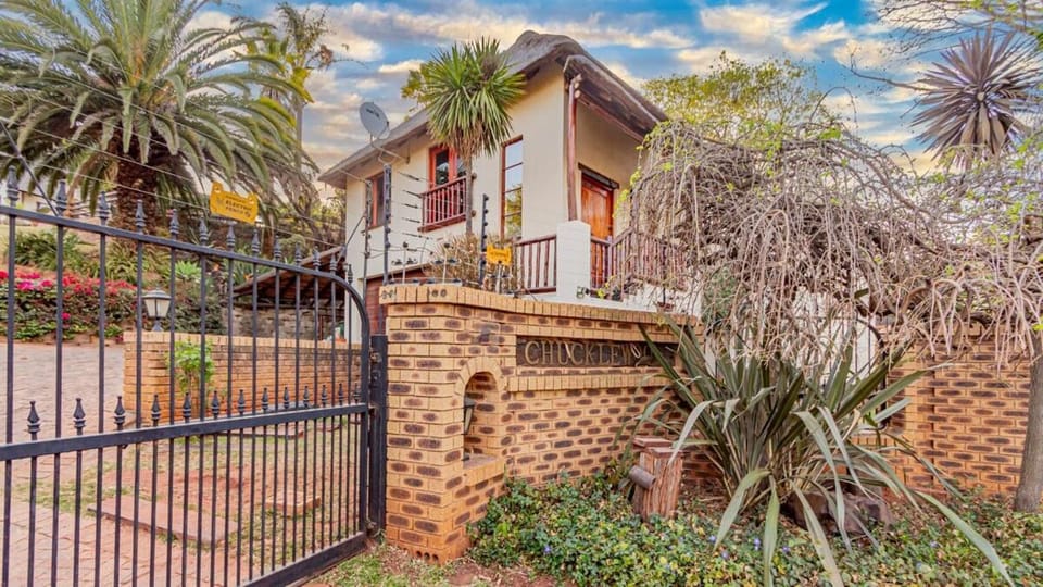 Property building, Garden, Garden view